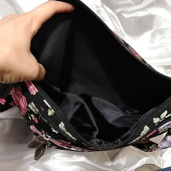 NWOT Floral cross body bag - Picture 3 of 3